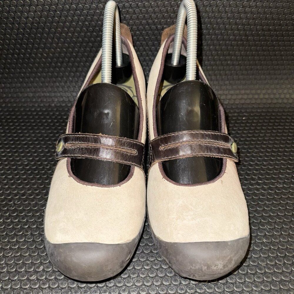 Merrell Women's Flats in Brown and Cream - Picture 2 of 8